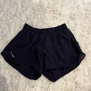 Lululemon Hotty Hot Shorts 4” Size 6 Navy
